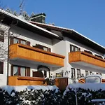 Kienberger Hof 호텔 프론텐