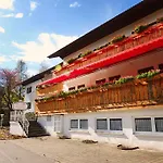 Kienberger Hof 3* 프론텐